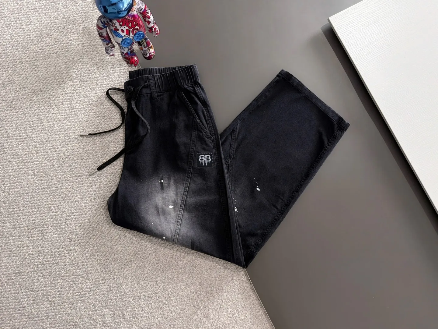 The next day shipped P195 Balenciaga 2026 summer New Arrival elastic casual pants, counter custom fabric Breathable high comfort, impeccable details, brand elements design concept, reflecting high quality. The hand feels delicate and soft! Casual cuts and awesome upper body! Sizes: S-3XL